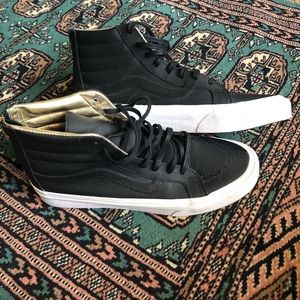 Vans sk8 hi slim zip in black leather & gold